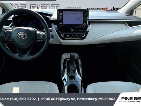 Used 2022 Toyota Corolla LE image 13