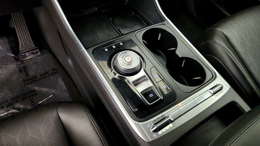 Used 2025 Kia Carnival SX FWD image 17