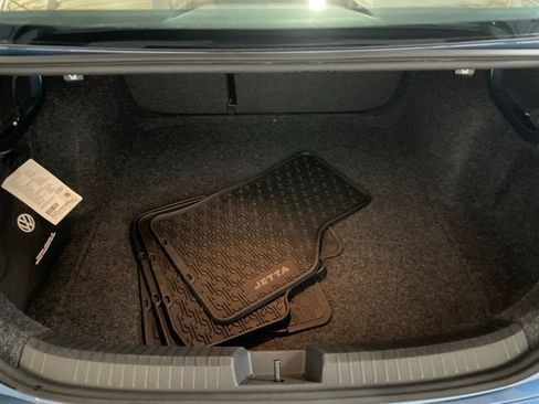 Certified 2021 Volkswagen Jetta SE w/ SE Cold Weather Package FWD image 9