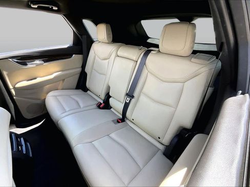 Used 2017 Cadillac XT5 FWD image 19