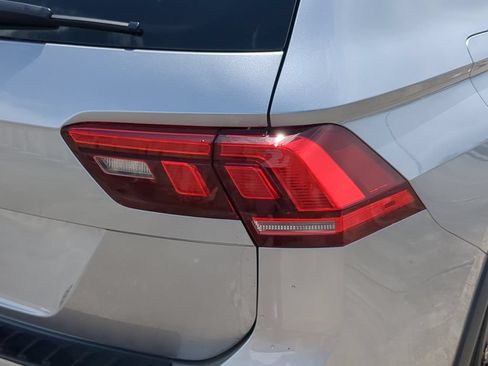 Certified 2023 Volkswagen Tiguan SE R-Line FWD image 8