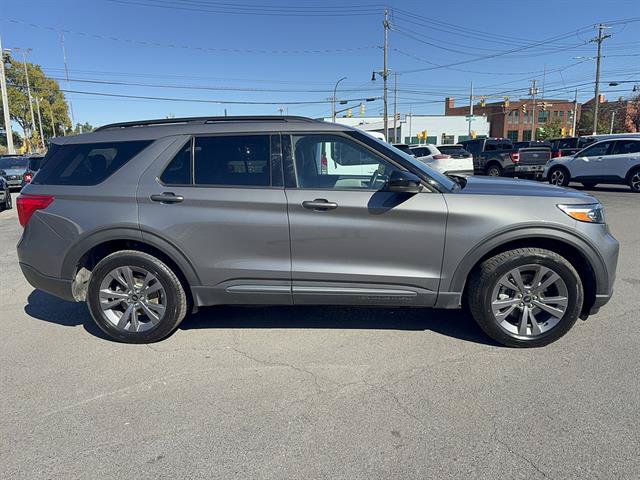 Used 2023 Ford Explorer XLT w/ Equipment Group 202A AWD/4WD image 2