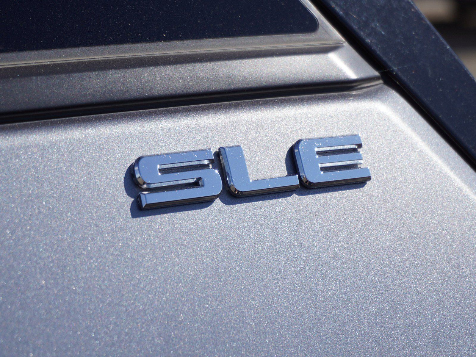 Used 2019 GMC Terrain SLE w/ Driver Convenience Package FWD image 8