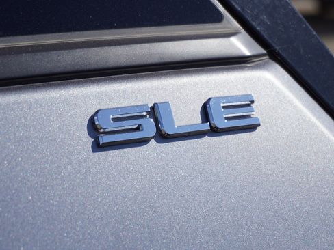 Used 2019 GMC Terrain SLE w/ Driver Convenience Package FWD image 8