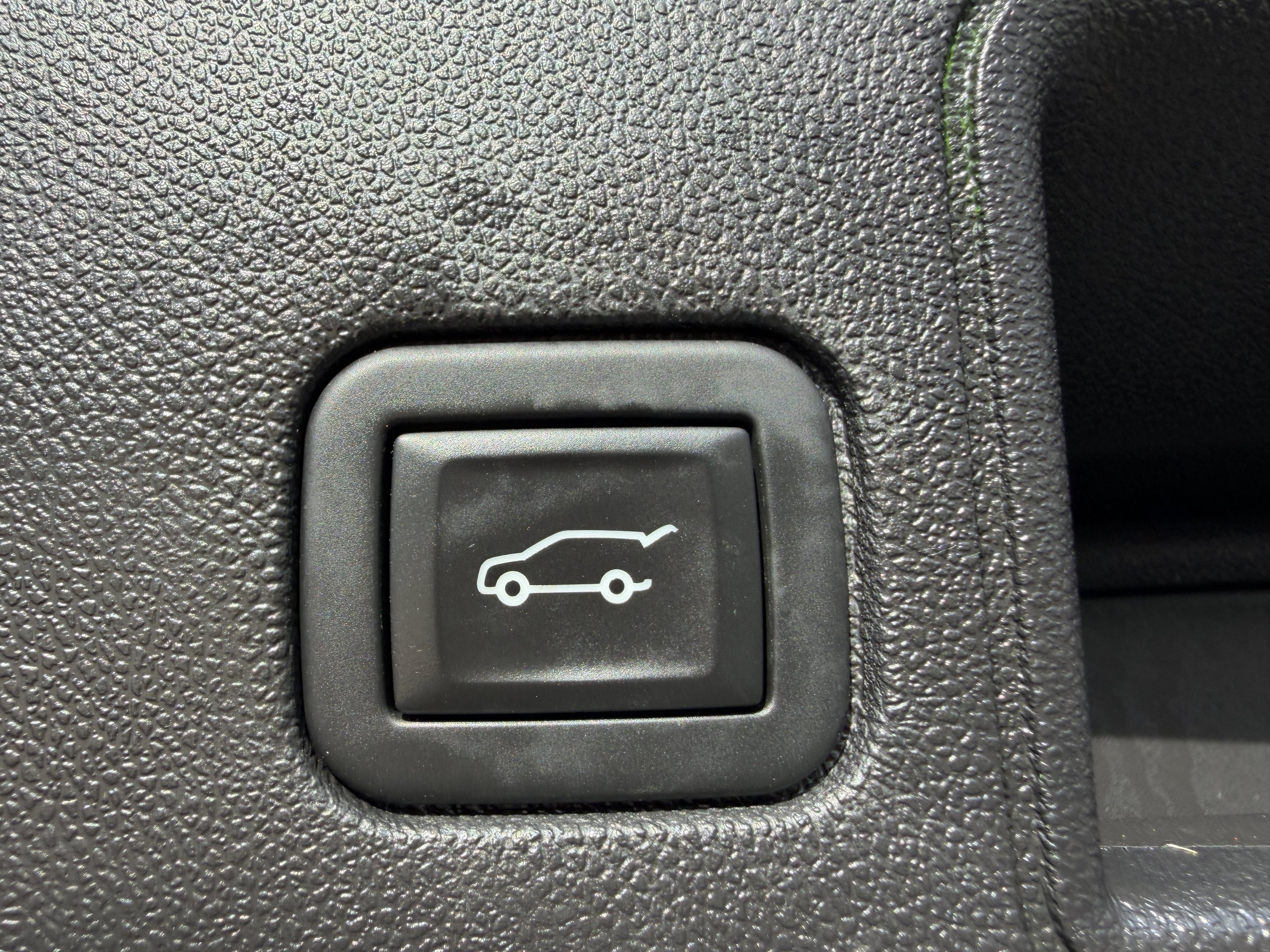 Used 2023 GMC Terrain AT4 w/ Infotainment Package II AWD/4WD image 15