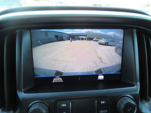 Used 2022 Chevrolet Colorado LT RWD image 28