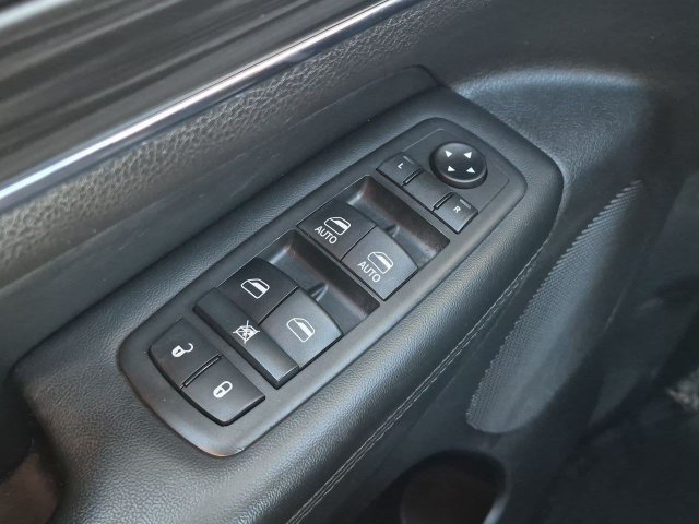 Used 2019 Jeep Grand Cherokee Limited AWD/4WD image 13