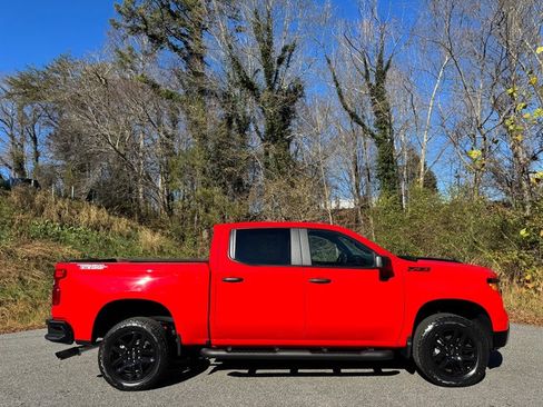 Used 2025 Chevrolet Silverado 1500 Custom Trail Boss w/ Turbomax Blackout Package image 5