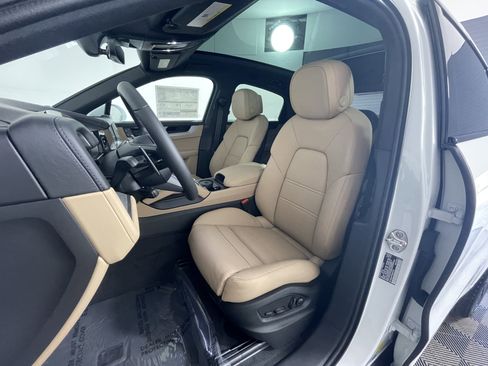 New 2026 Porsche Cayenne Coupe image 5