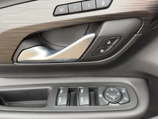 Used 2022 GMC Terrain SLT w/ Infotainment Package II AWD/4WD image 12