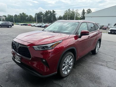 Used 2022 Toyota Highlander Limited AWD/4WD image 1