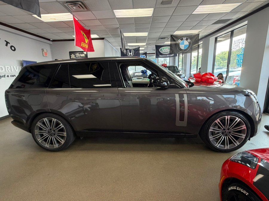 Used 2024 Land Rover Range Rover Long Wheelbase SE AWD/4WD image 18