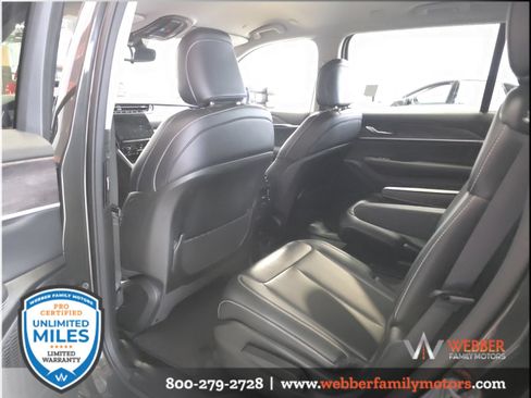 Used 2023 Jeep Grand Cherokee L Limited w/ Trailer Tow Group (B) AWD/4WD image 15