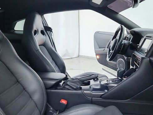 Used 2021 Nissan GT-R Premium image 23