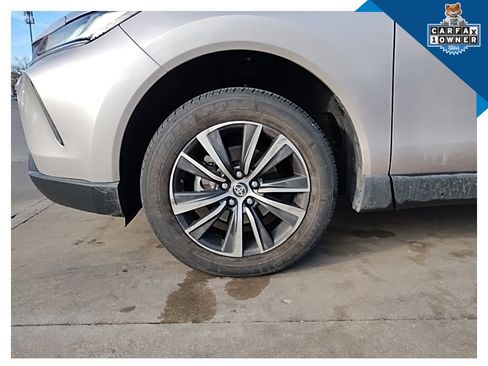 Used 2023 Toyota Venza LE image 10