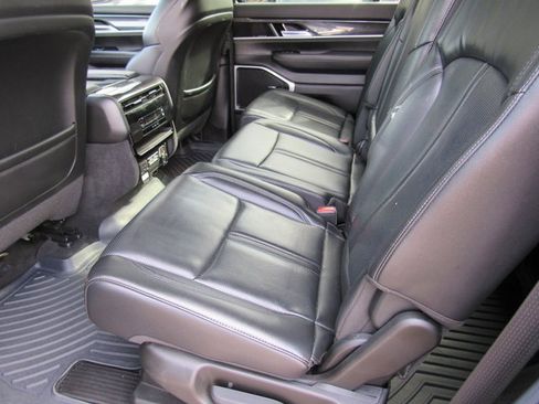 Used 2022 Jeep Wagoneer Series I image 10