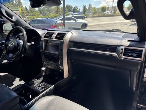 Used 2020 Lexus GX 460 Premium AWD/4WD image 18