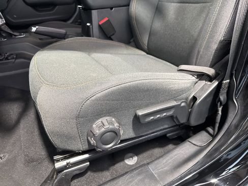 Used 2024 Jeep Wrangler Unlimited Sport AWD/4WD image 32