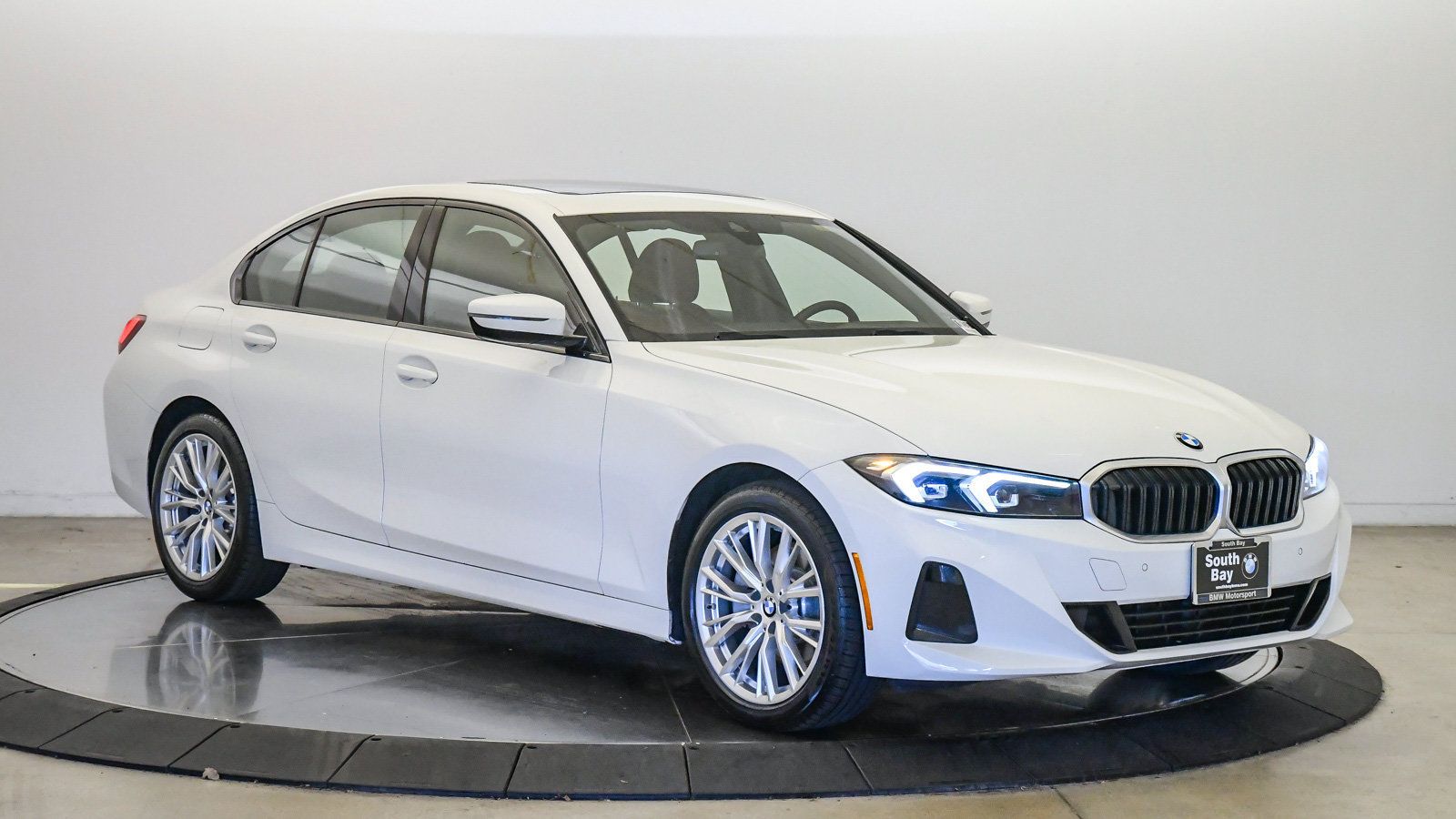 Used 2023 BMW 330i Sedan w/ Premium Package RWD image 6
