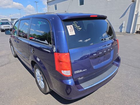 Used 2016 Dodge Grand Caravan SXT FWD image 5
