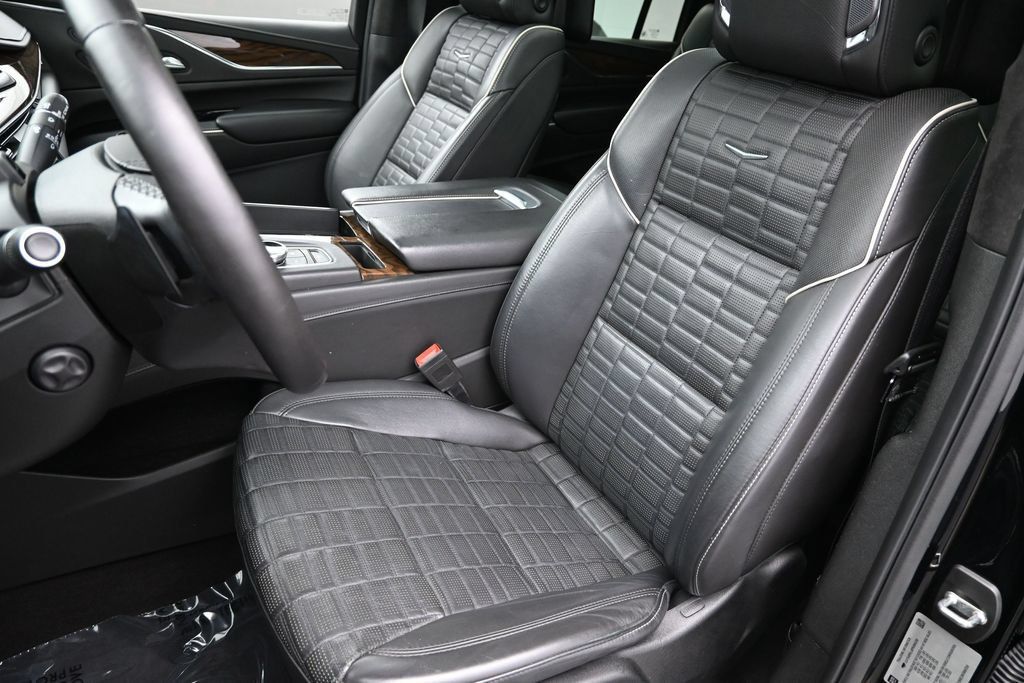 Certified 2023 Cadillac Escalade ESV Sport Platinum w/ LPO, ONYX Package AWD/4WD image 11