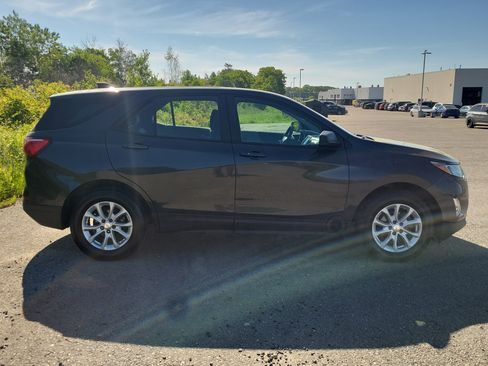 Used 2020 Chevrolet Equinox LS AWD/4WD image 4