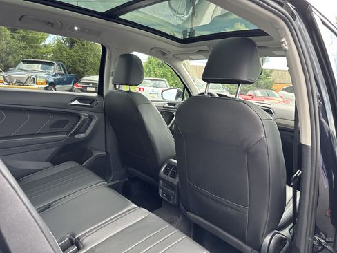 Used 2024 Volkswagen Tiguan SE w/ Panoramic Sunroof Package AWD/4WD image 19