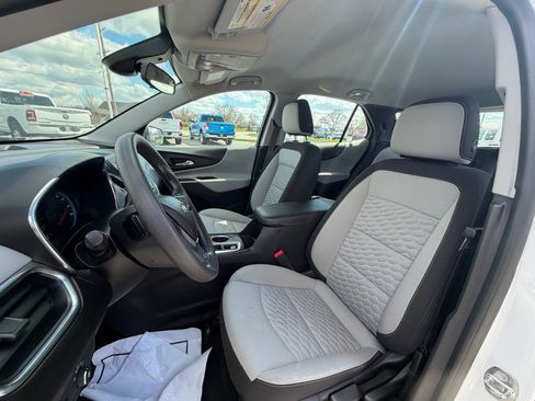 Used 2020 Chevrolet Equinox LS image 17