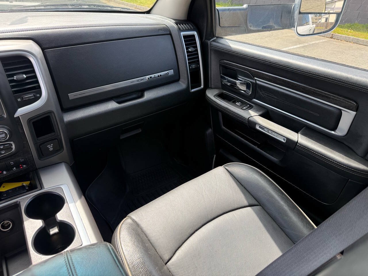 Used 2015 RAM 2500 Limited AWD/4WD image 19