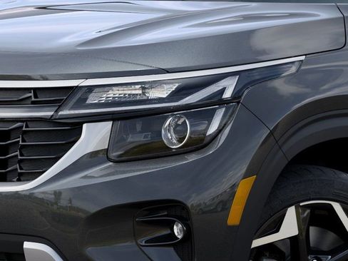 New 2025 Kia Seltos EX image 10