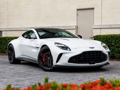 Used 2025 Aston Martin V8 Vantage Coupe image 62