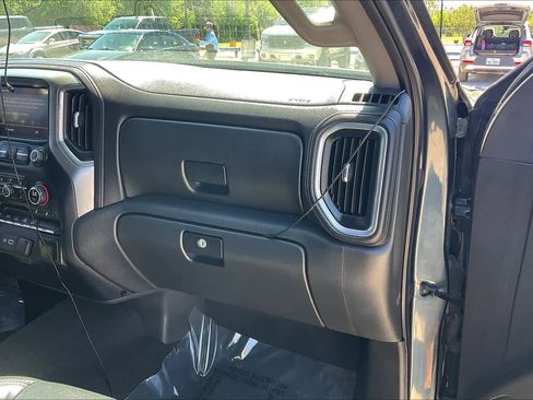 Used 2020 Chevrolet Silverado 1500 LT w/ Texas Edition image 18