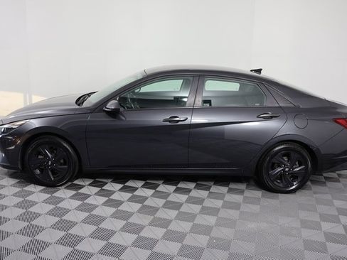 Used 2021 Hyundai Elantra SEL w/ Convenience Package image 5