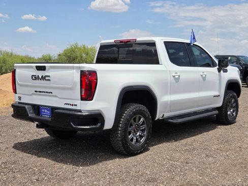 Used 2026 GMC Sierra 1500 AT4X w/ LPO, Black Badging Package AWD/4WD image 5