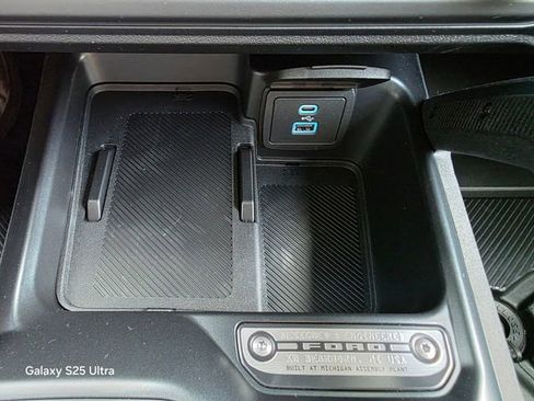 New 2025 Ford Bronco Badlands image 18