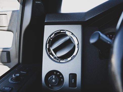 Used 2016 Ford F350 Lariat image 11