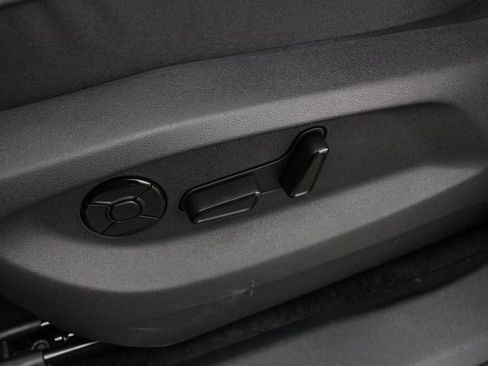 New 2026 Volkswagen Tiguan SE AWD/4WD image 3