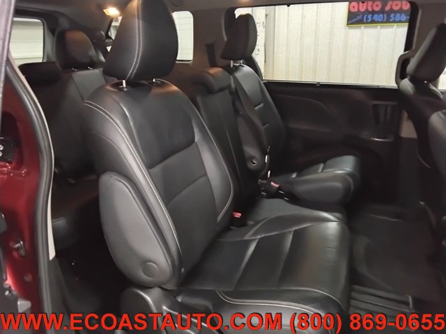 Used 2016 Toyota Sienna SE w/ SE Preferred Package FWD image 16