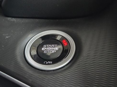 Used 2024 Jeep Grand Cherokee Laredo X AWD/4WD image 9