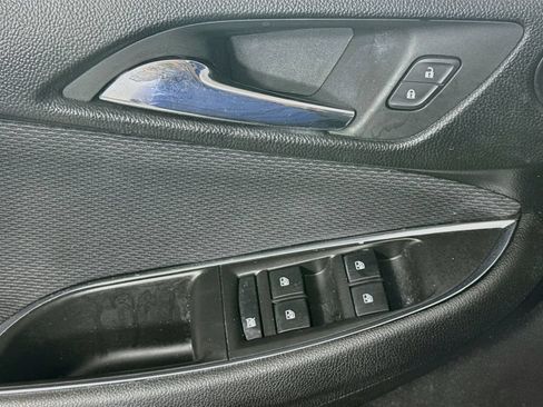 Used 2017 Chevrolet Cruze LT w/ Convenience Package FWD image 21