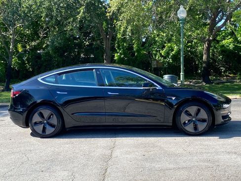 Used 2018 Tesla Model 3 Mid Range image 7
