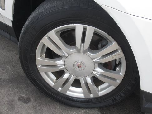 Used 2014 Cadillac SRX Luxury AWD/4WD image 4