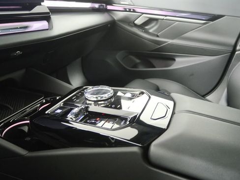 Certified 2025 BMW 540i xDrive image 22