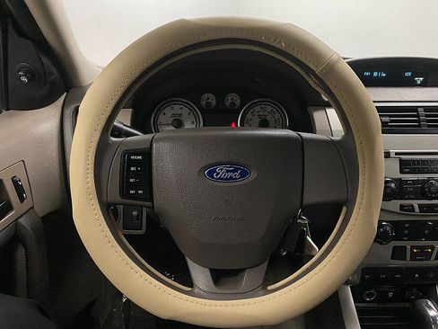 Used 2010 Ford Focus SE image 17