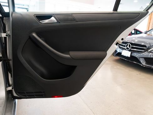 Used 2012 Volkswagen Jetta S FWD image 20
