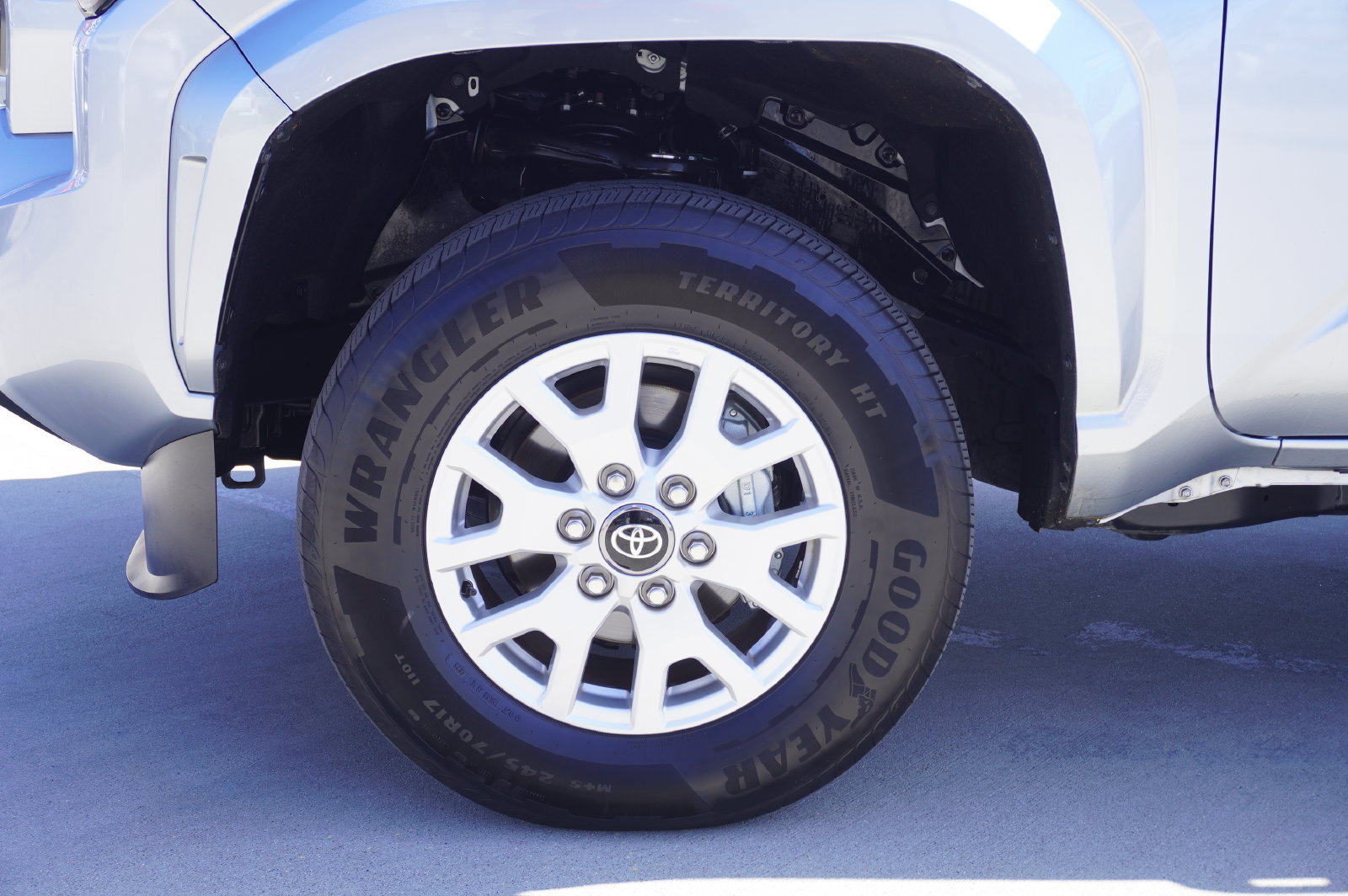 Certified 2026 Toyota Tacoma SR5 AWD/4WD image 18