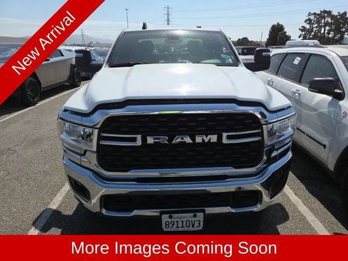 Used 2024 RAM 2500 Big Horn AWD/4WD image 2