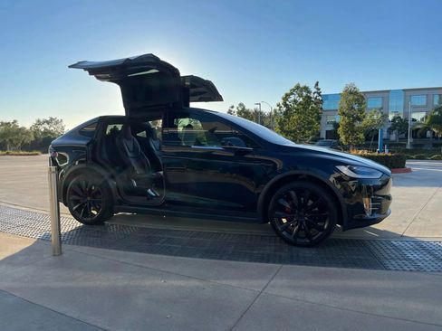 Used 2020 Tesla Model X Long Range image 10
