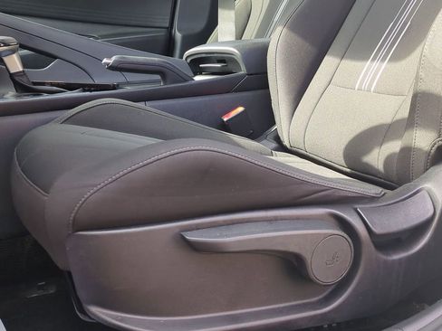 Used 2024 Hyundai Elantra SEL image 14