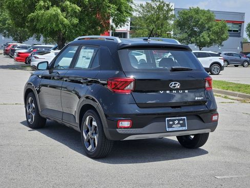 New 2026 Hyundai Venue SEL FWD image 5